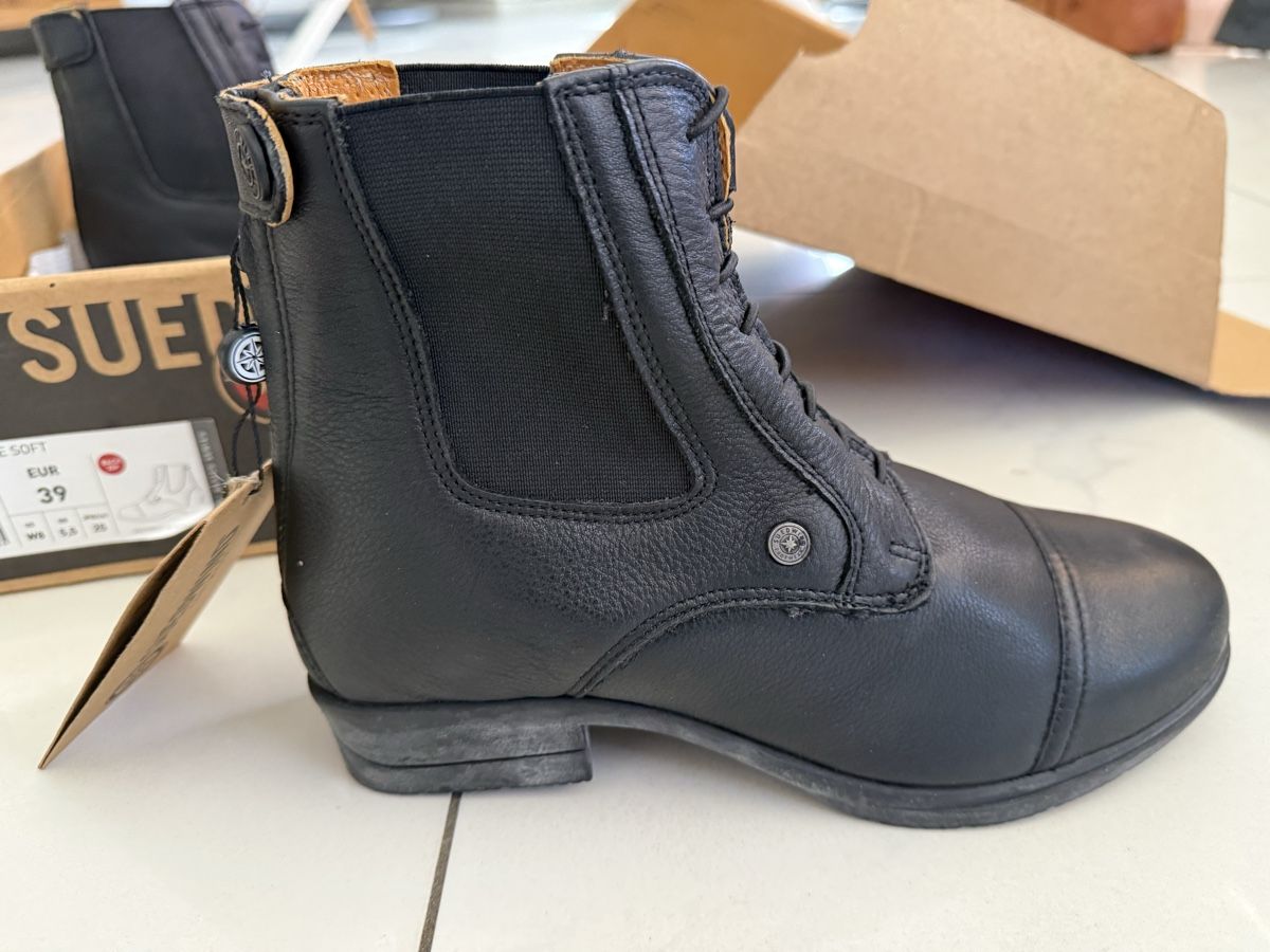Damenschuhe: Reitschuhe  – Neu und originalverpackt aus Lauwil von Picolla1 2