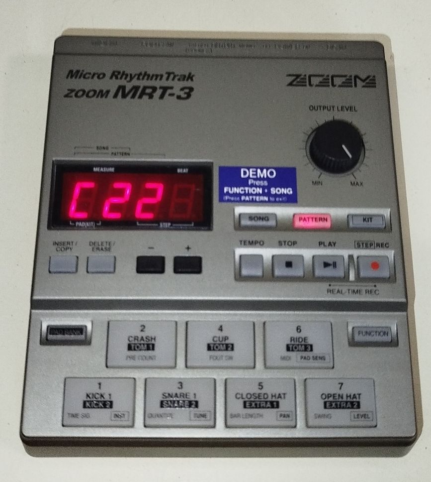 Sistema di controllo: Zoom MRT-3 Micro Rhythm Trak - Kultiger Sequenzer(em24) – Usato da Künten venduto da Schnaepplihuus