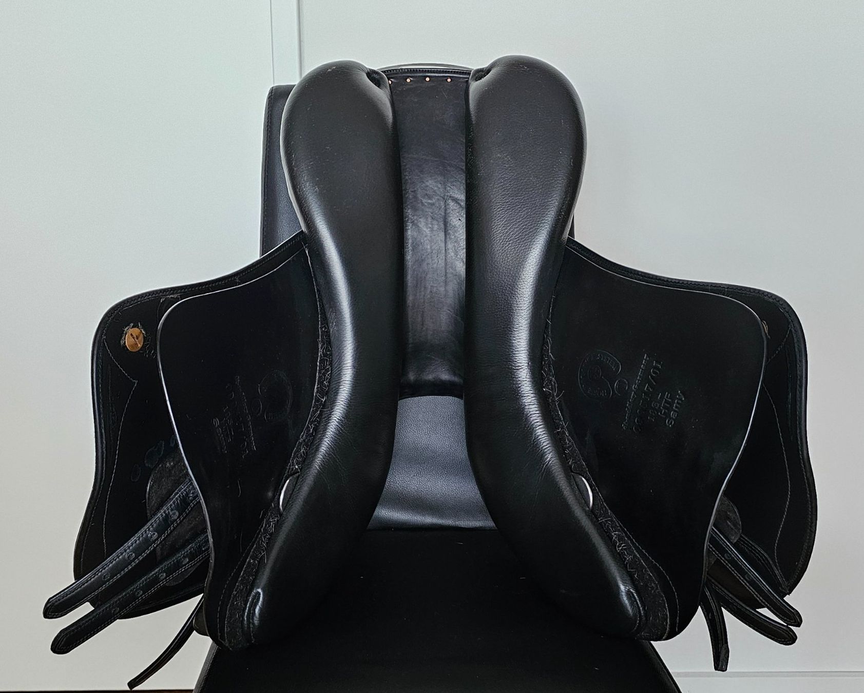 Selle & Accessori: Wunderschöner HBS Vielseitigkeitssattel schwarz 18" – Usato da Rupperswil venduto da KKPUNISH77 4