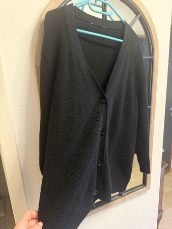 Schwarze Strickjacke Gr. M/L für den sommer Herbst gemütlic