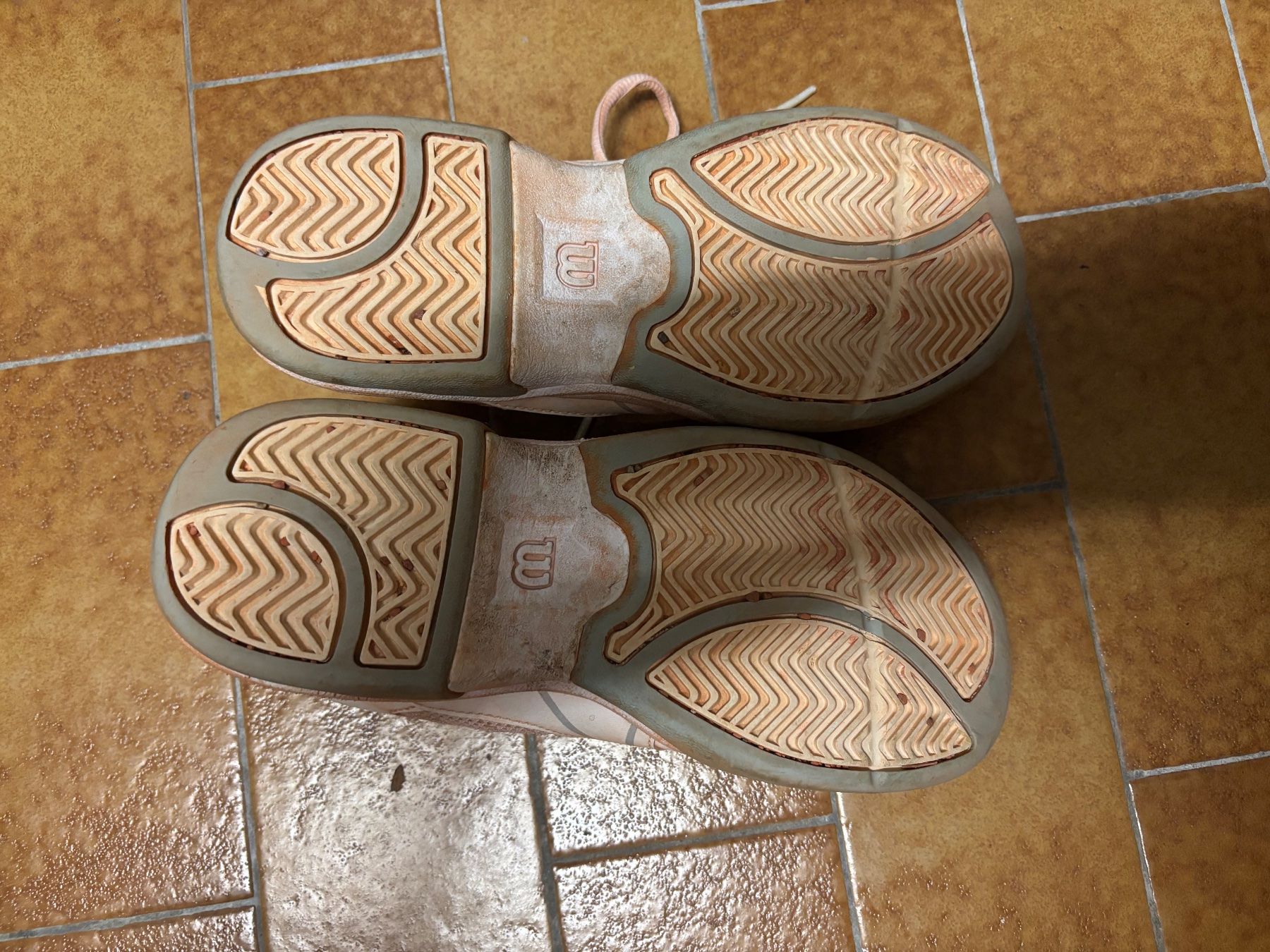 Wilson Herrenschuhe: Wilson Schuhe – Gebraucht aus ZOLLIKON von FamilleArleti 2