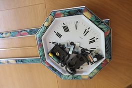 Wanduhr mit Pendel defekt als Ersatzteilspender