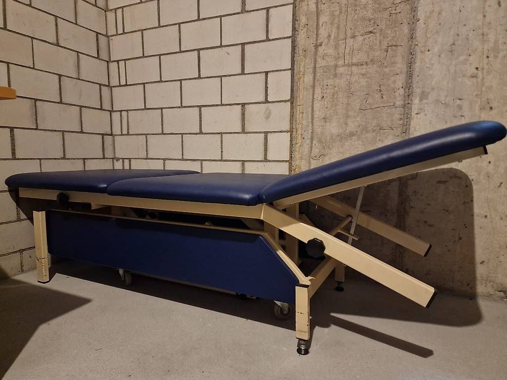 Chaises longues: Therapieliege – D'occasion à Altdorf UR par fab_bm5b 1