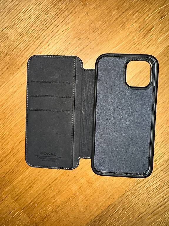 Coques & Protection écran: Nomad rugged folio iphone 12 pro max – D'occasion à huttwil par care.b 2