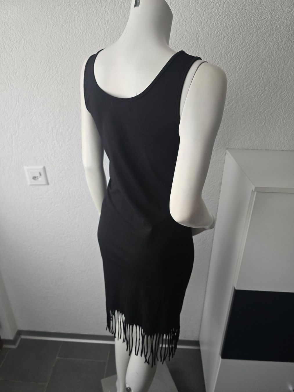 Kleider: Robe noir a frange T-M – Gebraucht aus Les Verrières von kitel79 9