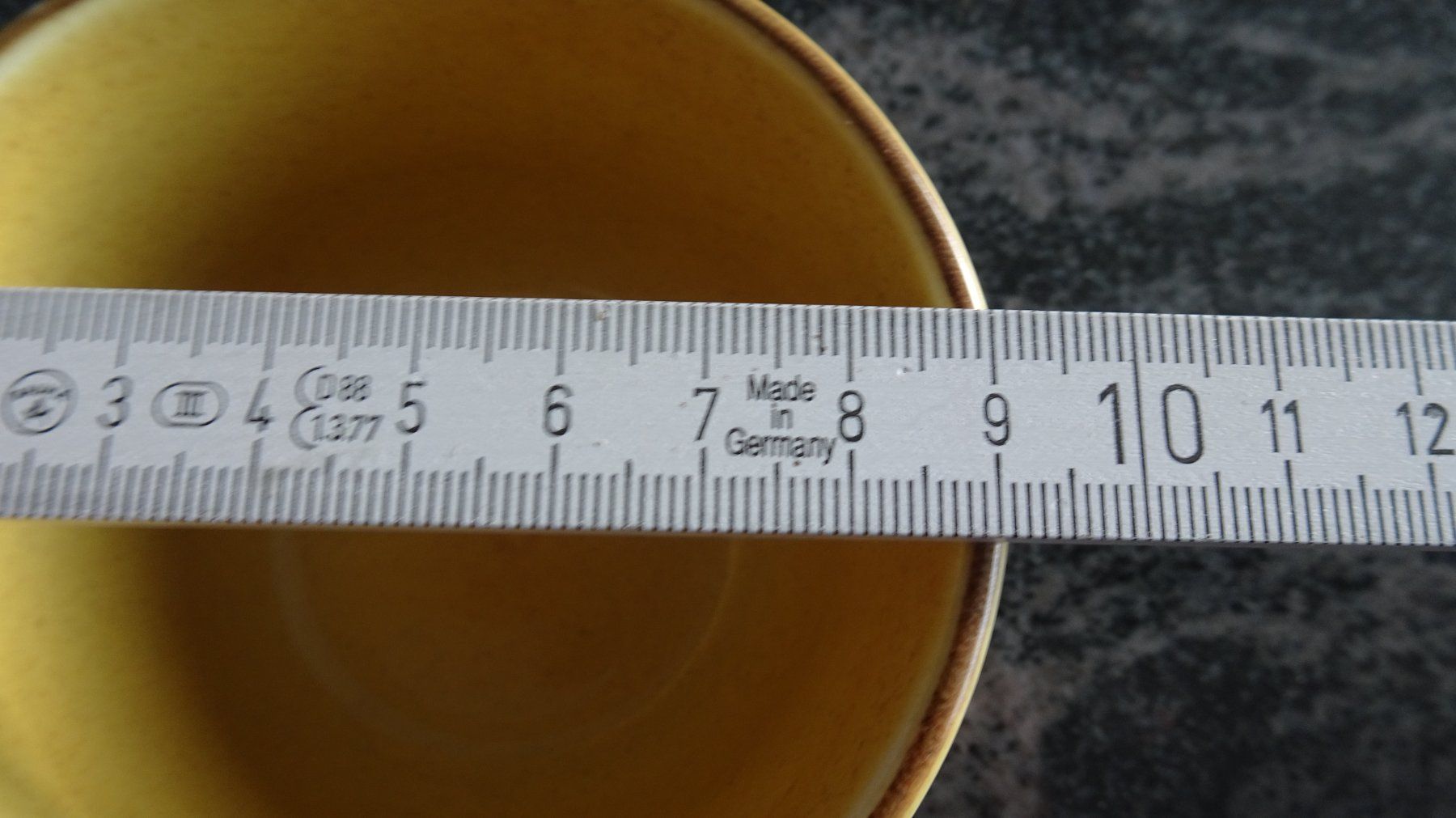 Rössler Tazze: RÖSSLER HELLBRAUNE TASSE MIT WEIHNACHTSBILD Dessignklassiker – Usato da Zürich venduto da Roulet 9
