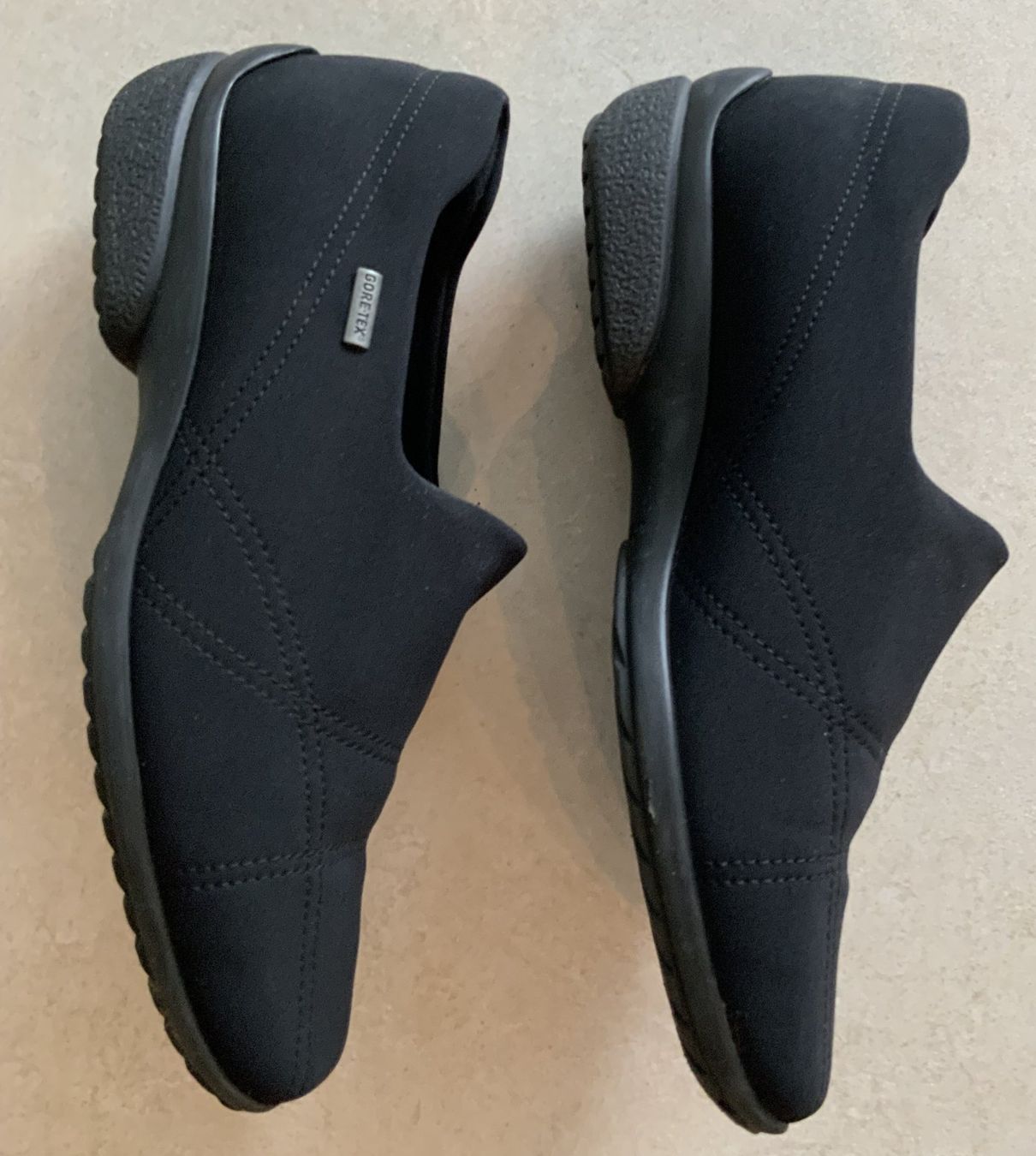 Scarpe da donna: ARA/Goretex Damenschuhe Grösse 3 1/2, schwarz – Nuovo (secondo la descrizione) da rheineck venduto da norwegianwood52
