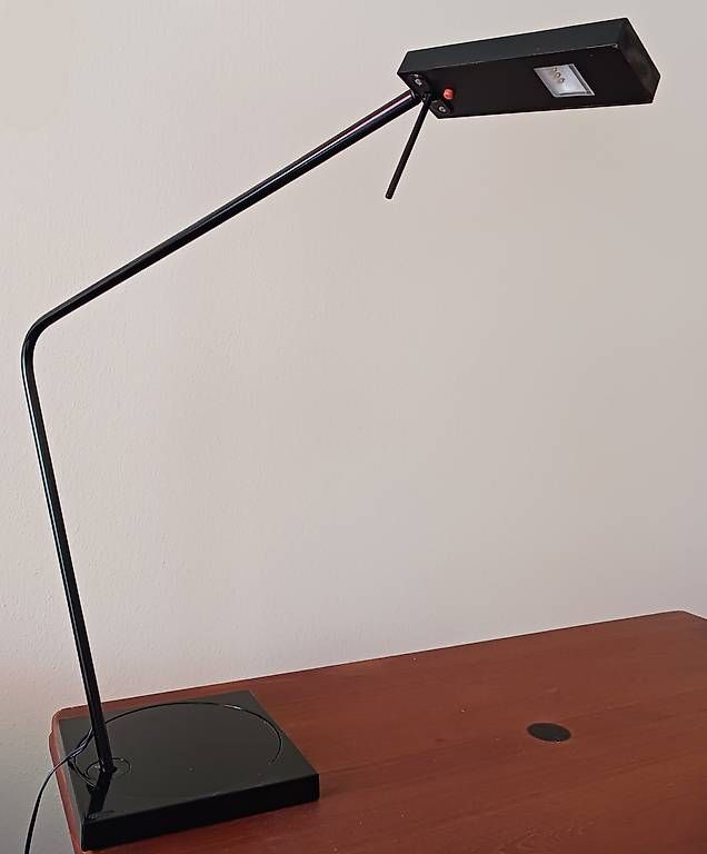 Luxo Lampen: luxo LED-Tischlampe schwarz mit Drehsockel – Gebraucht aus Zürich von pellybay
