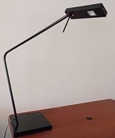 luxo LED-Tischlampe schwarz mit Drehsockel