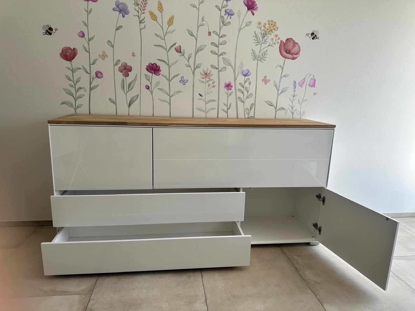 Livique Cassettiere: Sideboard weiss mit Eichen-Holzplatte, guter Zustand – Usato da Lachen SZ venduto da Luxolino 6