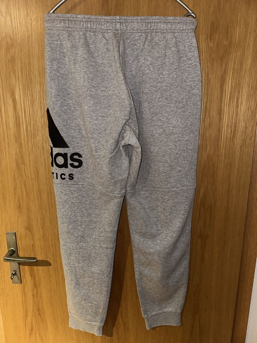 Adidas Pantaloni: Graue Adidas Jogginghose – Usato da Bazenheid venduto da mrslvtdc 1