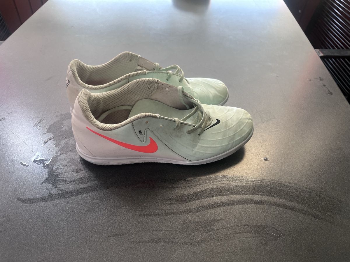 Nike Scarpe per ragazzi: Fußball Halle Schuhe  – Usato da Luzern venduto da lizamch