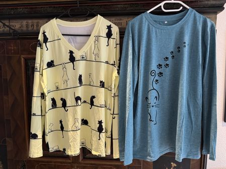 zwei Shirt mit Katzenmotiv Gr. L NEU