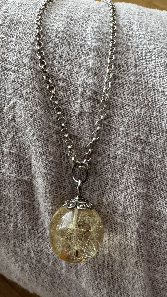 Catenine: Kette mit Löwenzahn-Anhänger in Glaskugel – Usato da Basel venduto da R__Mueller 2