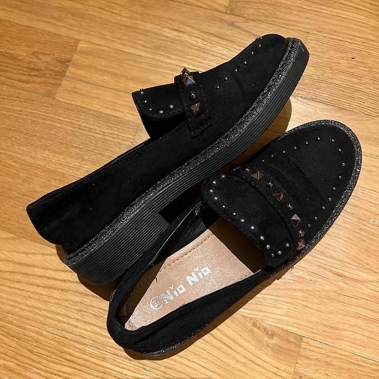 Scarpe da donna: Schwarze Loafers  – Usato da Cham venduto da VStore 2