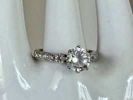 Zirkonia Solitär Ring 925 elegante- Klassiker mit Besatz G54