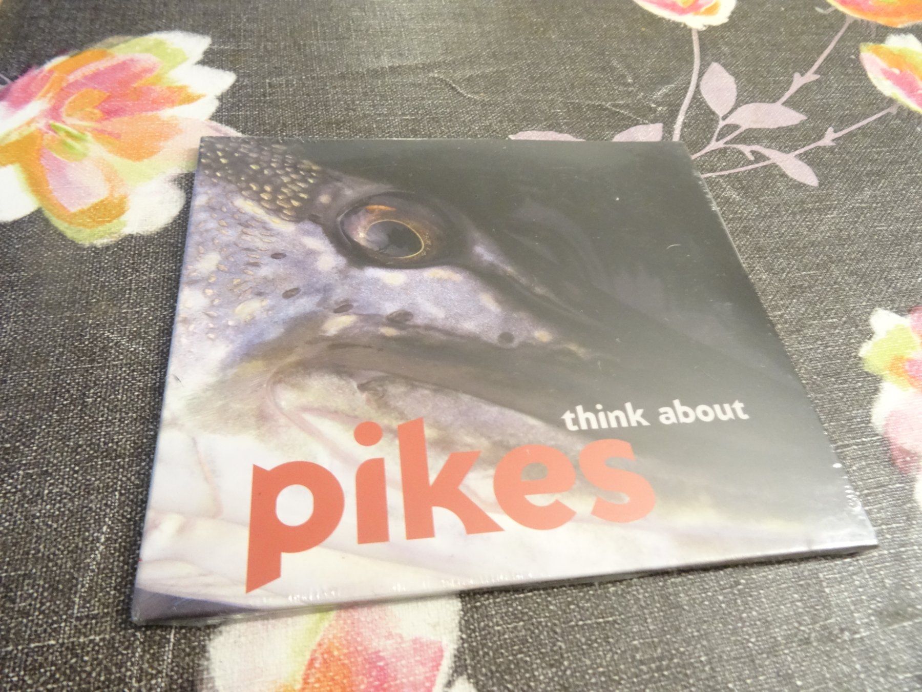 CDs: Pikes - Think about CD – Gebraucht aus Olten von Disc-Ausverkauf