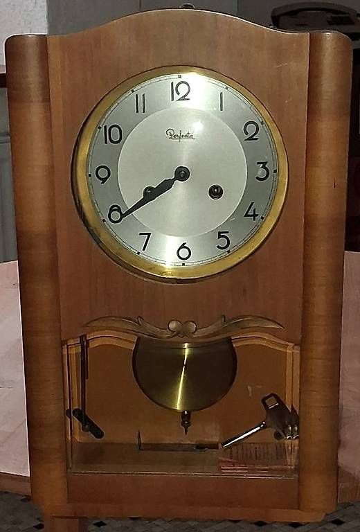 Orologi da terra & Orologi da parete: Petite horloge de salon – Usato da Rocourt venduto da Ouzetau