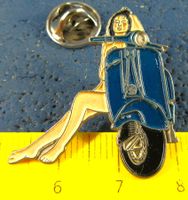 VESPA-PIAGGIO SCOOTER MOTORROLLER MIT SEXY GIRL BEINE-BEINE
