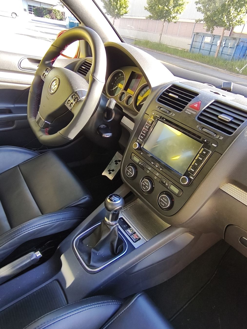 VW Automobili: Magnifique Golf 5 R32 – Usato da Vugelles venduto da Helimodel 6