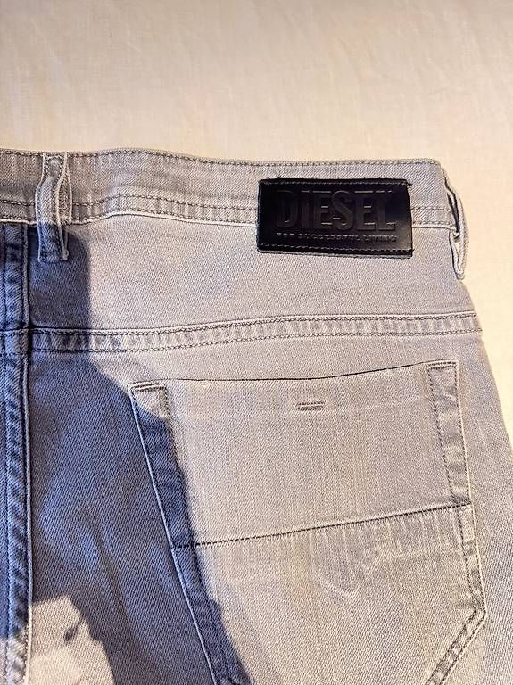 Jeans: Jeans Grau Diesel – Usato da Regensdorf venduto da Jazmyn307 3