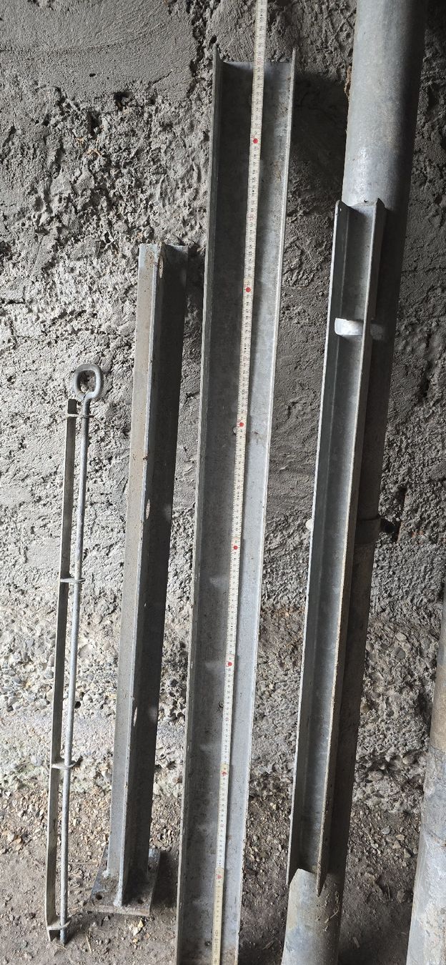Wandhalterungen: Metallpfosten – Gebraucht aus Lommis von FastFurious 1