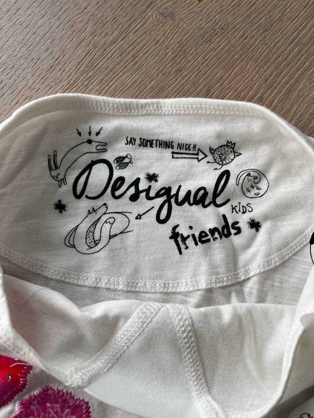 Desigual Camicette, T-shirt & Top: Tshirt DESIGUAL neuf!🌸 – Nuovo e nell'imballaggio originale da Corteglia venduto da Lalapimpi 1