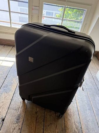 Gratis: TITAN Hartschalenkoffer 96 L
