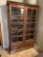 Vitrine ancienne en bois avec éclairage LED intégré