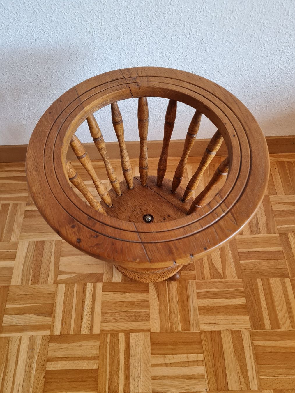 Tutte le decorazioni: Vintage Holz-Blumenständer – Usato da Maur venduto da Tashi010 2