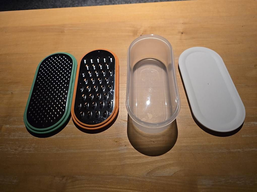 Set di piatti: PLASTIK GESCHIRR IM SET – Nuovo e nell'imballaggio originale da Steinerberg venduto da steinerberg01 1