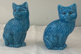 Paire de chats en porcelaine turquoise