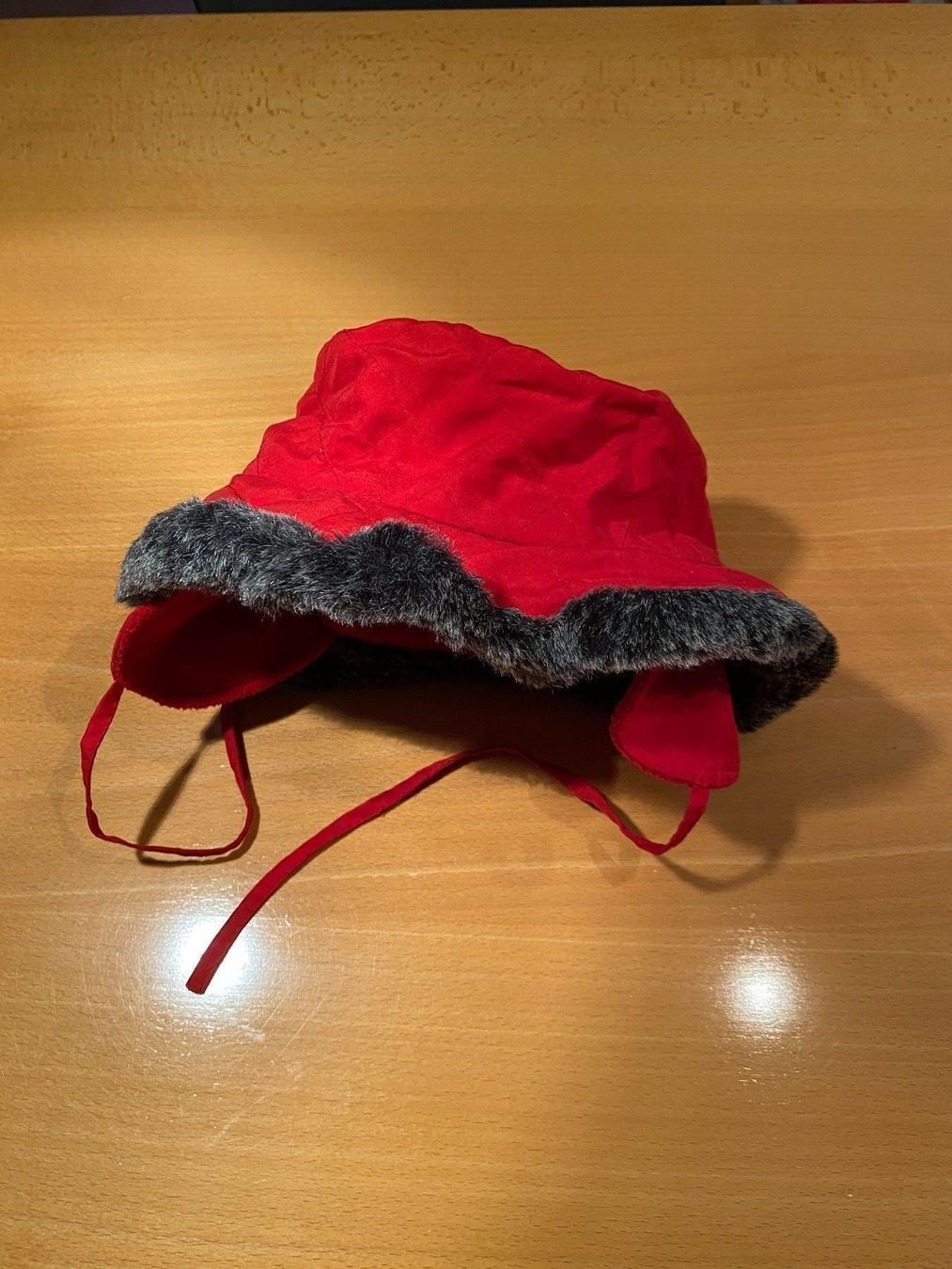 Lotti & Set di vestiti: Mädchen Mütze mit Schal – Usato da Tübach venduto da Vivienne0 2