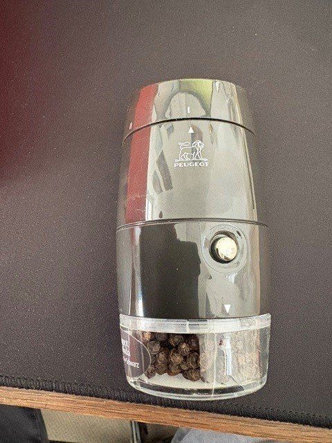 Küchengeräte: Peugeot Pfeffermühle mit 8 Behälter – Neu und originalverpackt aus Meilen von Cintrag 2