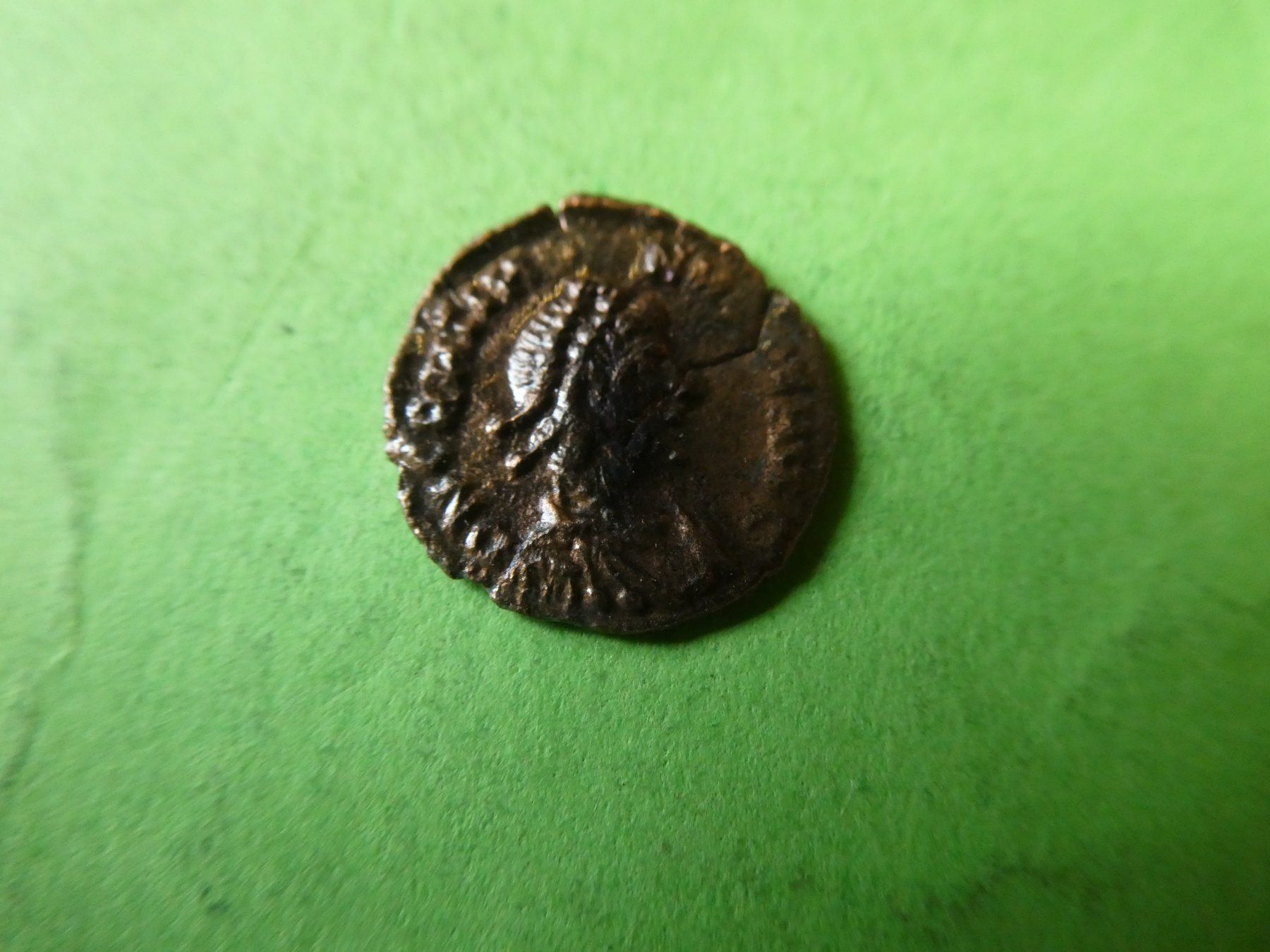 Tutti le monete: uralte Bronzemünze  15 mm     1.10 g – Usato da Hinterforst venduto da Rohusri