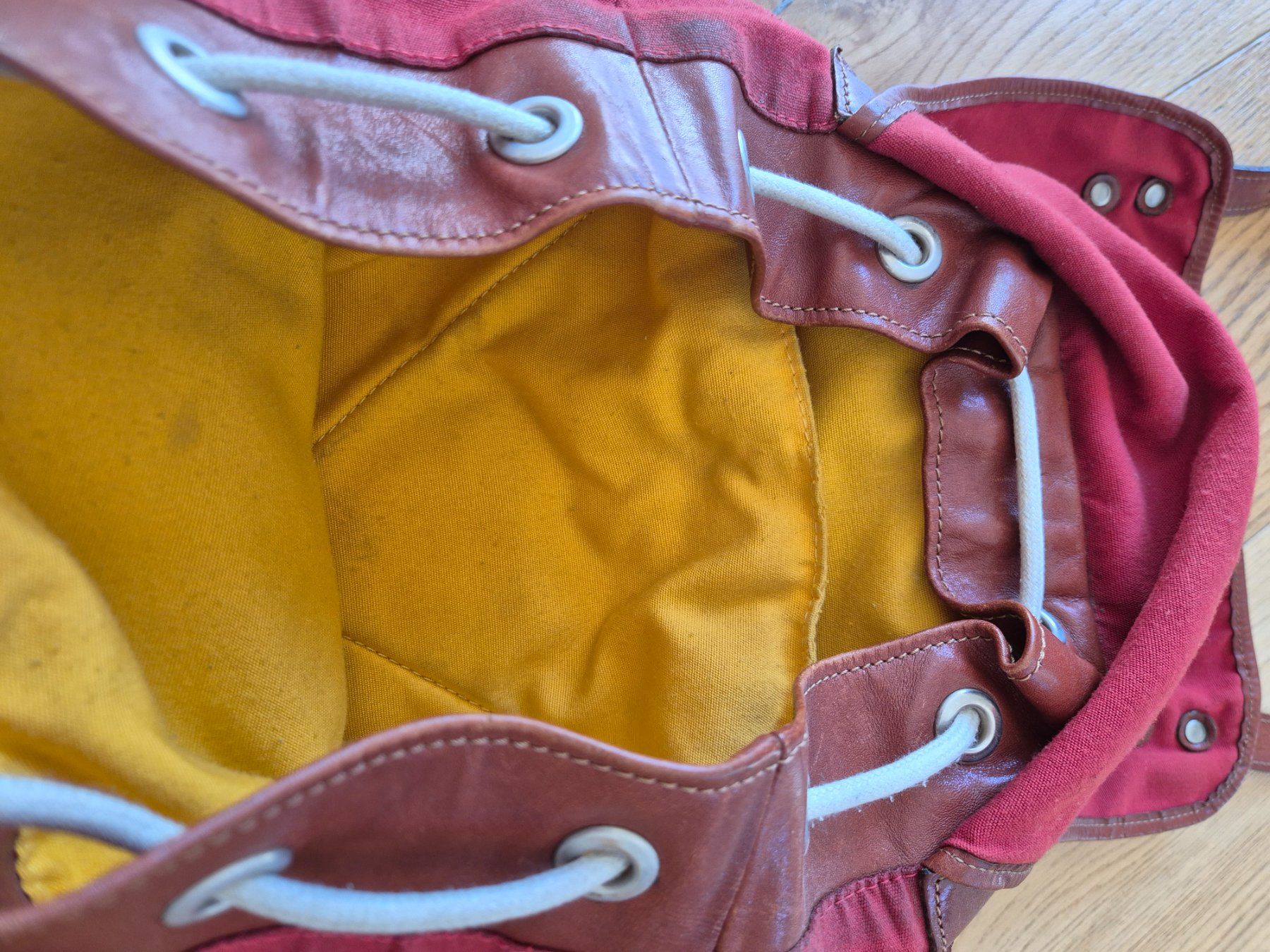 Zaini: Roter Rucksack Canvas & Leder Vintage – Usato da Mollis venduto da Kekie 2