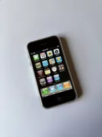 Apple iPhone 2G 8GB – 1st Generation