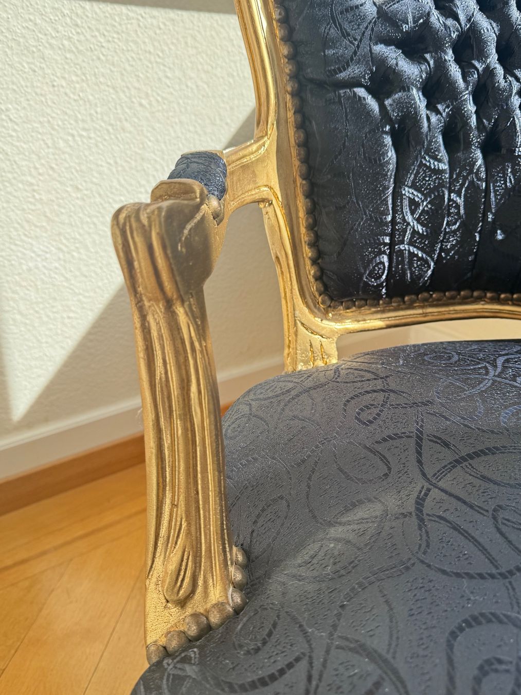 Poltrone: Fauteuil Louis XV style baroque – Usato da Lausanne venduto da Neytirii 3