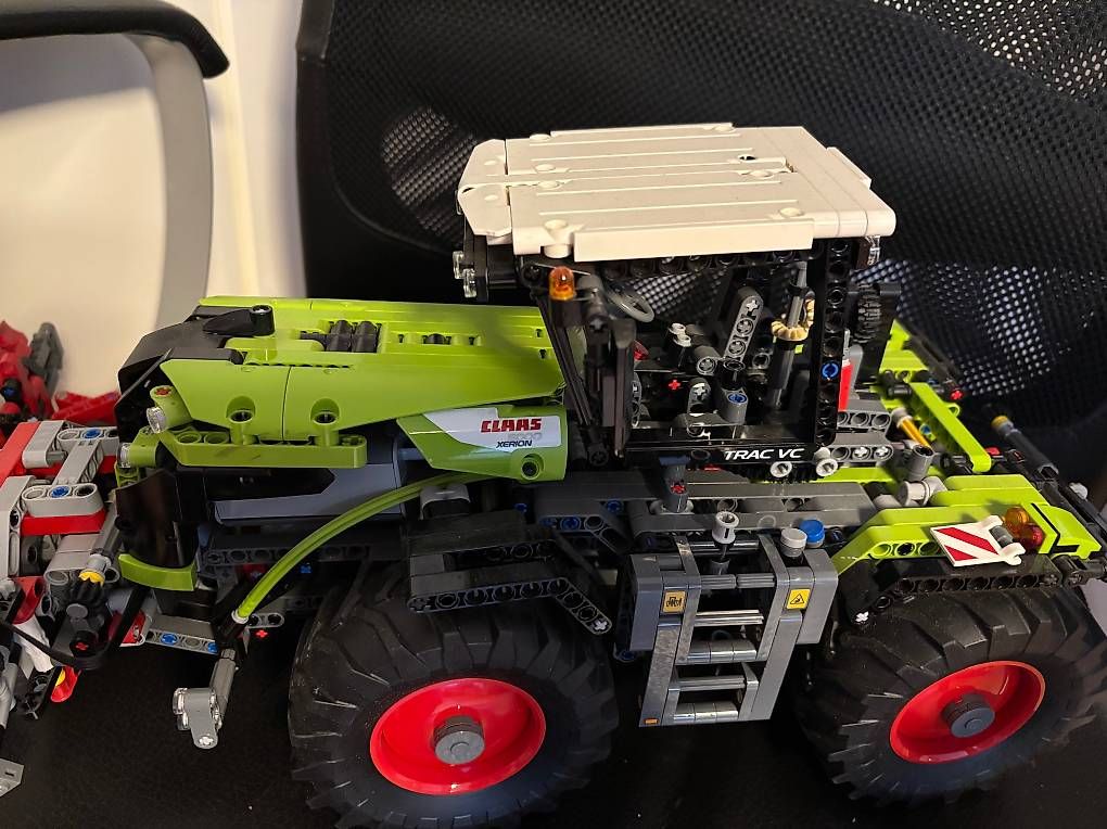 Lego Kit di costruzioni: Lego Technic Claas Xerion 5000 42054 – Usato da Degersheim venduto da django72 1