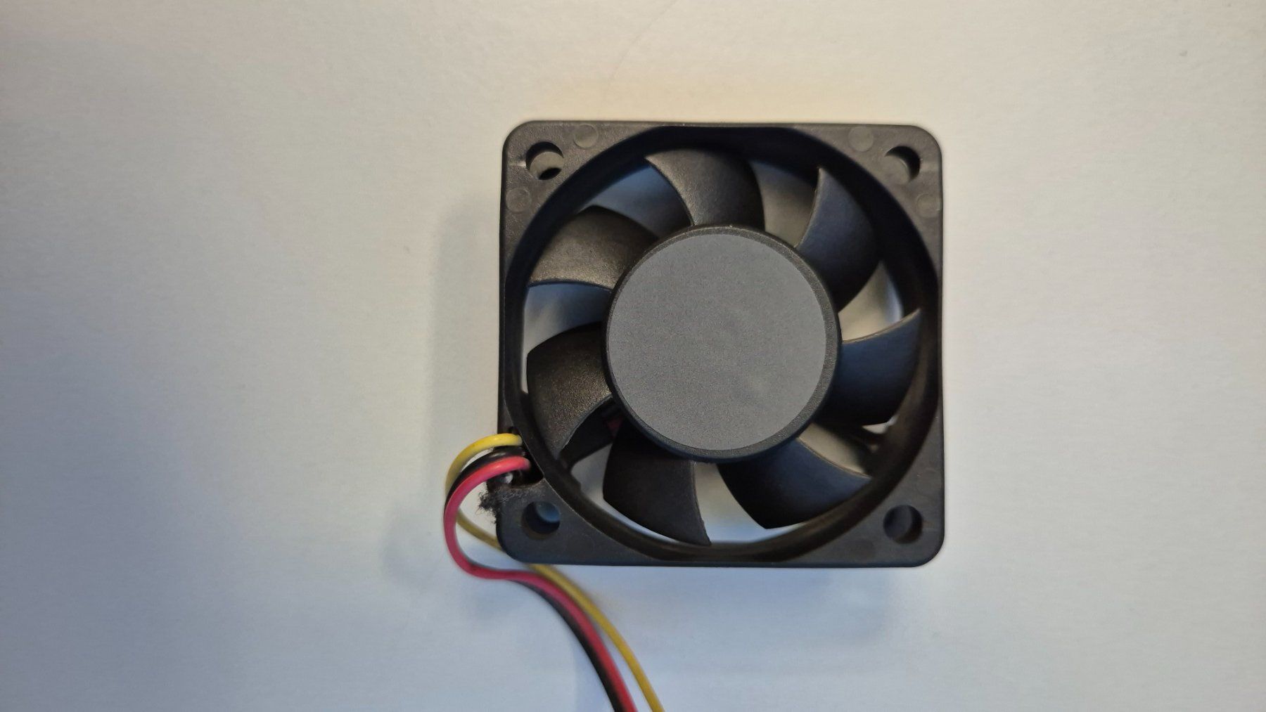 Componenti elettronici: 2x Sunon DC 12v 1.5W Fan – Usato da Büron venduto da Restposte