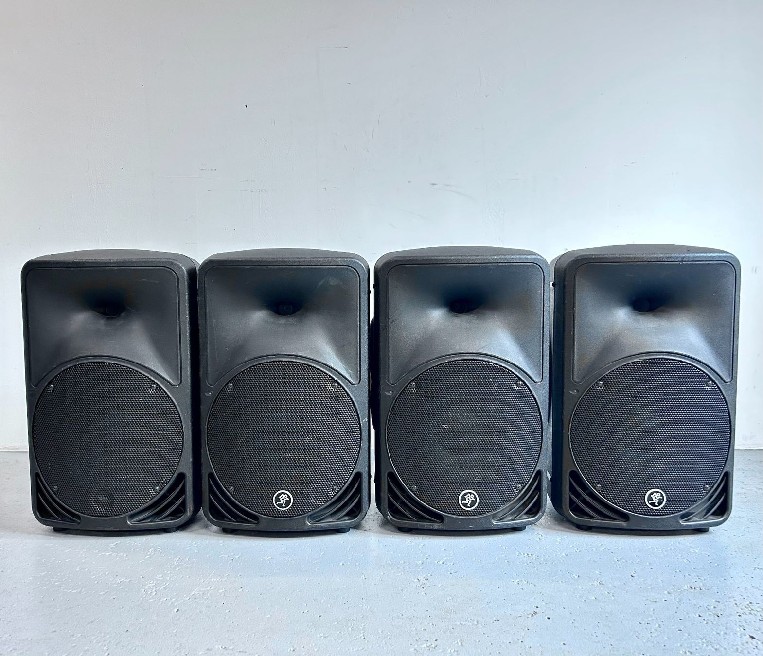 Mackie Casse acustiche: 4x Mackie SRM 350 v2 – Usato da Konolfingen venduto da lbumae