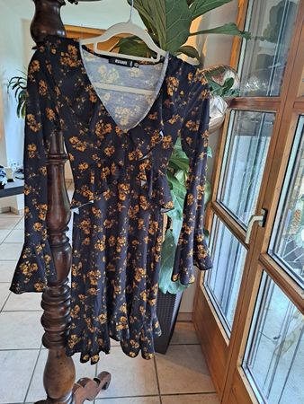 Blumenkleid, Gr. S,  Missguided  Top Zustand!