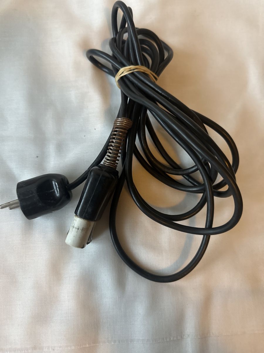 Cavi: Altes Stromkabel mit Stecker und Kupplung Schweiz – Usato da Zürich venduto da Chaeffeler