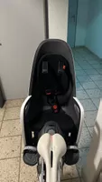 Hamax Kinderfahrradsitz mit Rahmenhalterung – grau/weiss