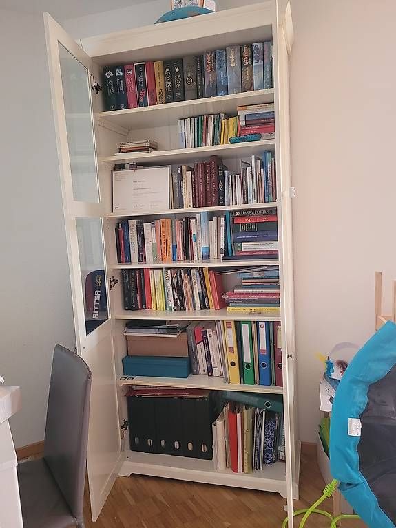 Vitrinen: Ikea Vitrine zu verschenken – Gebraucht aus Wallisellen von Alina_v8c6