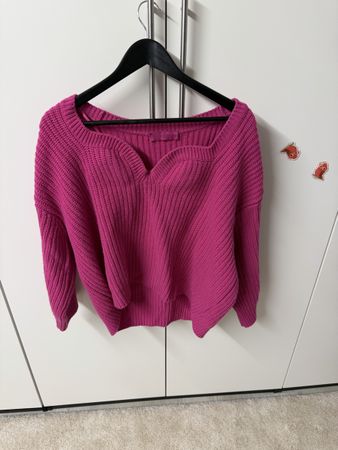 Valentino Fuchsia Knit Top, Size XS, Built-in Bra Cups