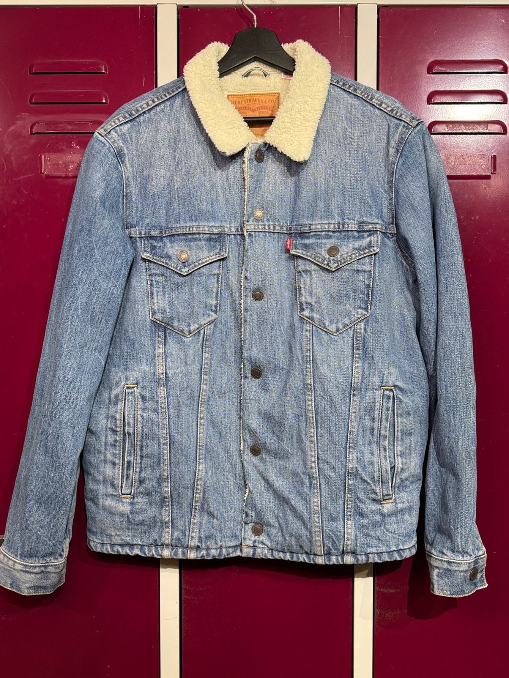 Levi's Giacche: LEVI'S SHERPA "MADE IN U.S.A" DENIM JACKET SZ: M – Usato da Cortaillod venduto da Stay_Alive_vintage