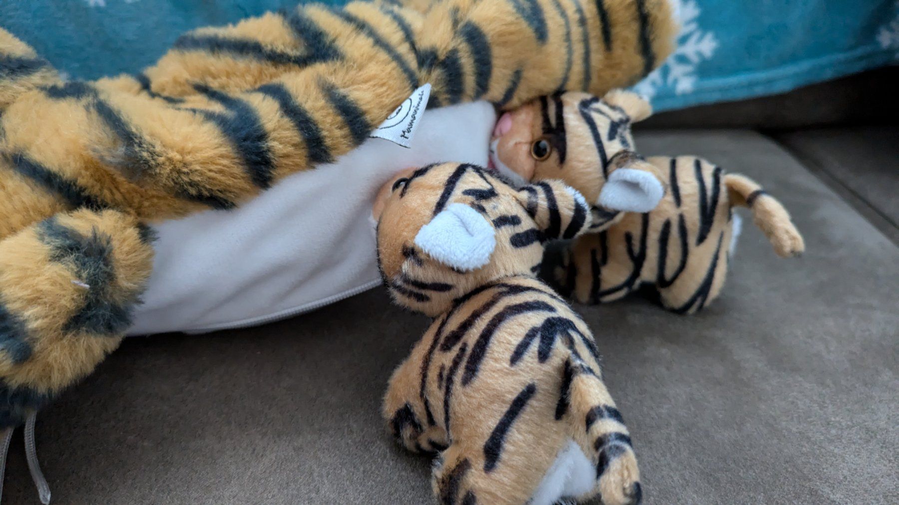 Giocattoli: Mamanimals - Mama Tiger & Babies - 2020610 – Usato da Staufen venduto da Fleby84 2