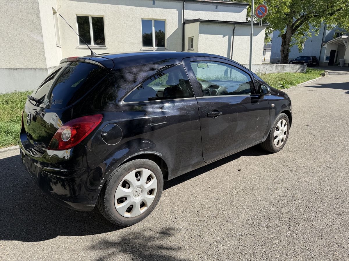 Opel Automobili: Opel Corsa D 14 – Usato da Amriswil venduto da zsu_xj76 2