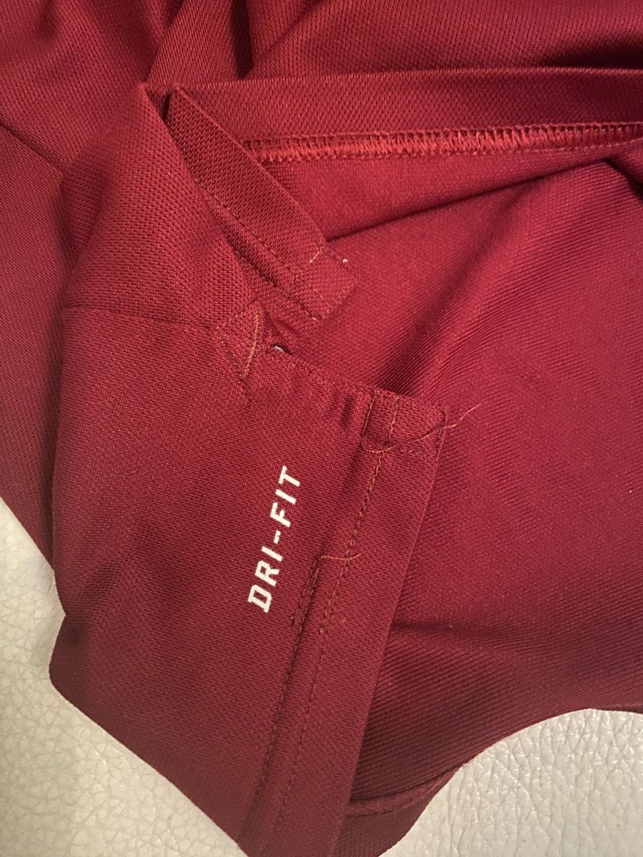 Nike Leibchen & Hosen: Nike Dri Fit Triko – Gebraucht aus Opfikon von Luis144 4